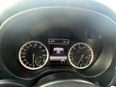 2017 Infiniti QX30 Premium