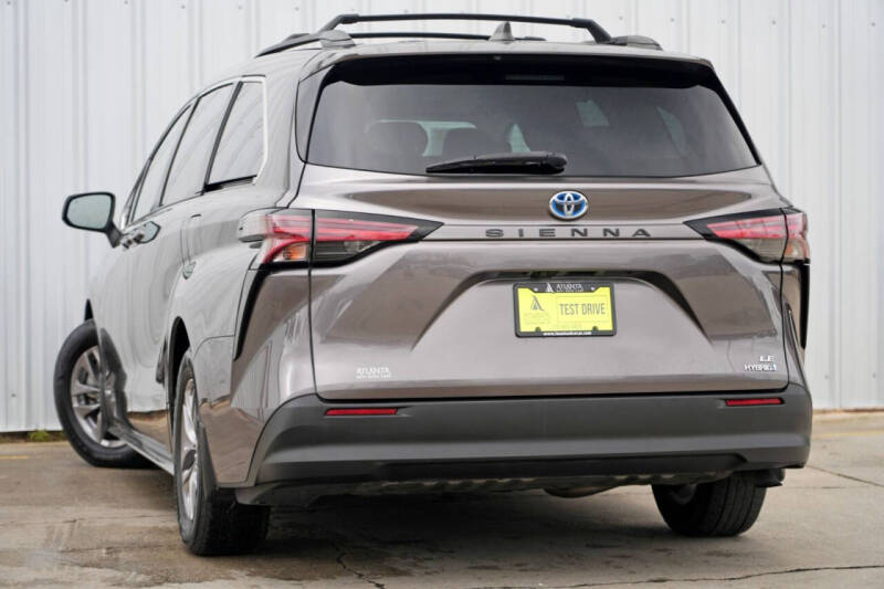 2021 Toyota Sienna LE 8-Passenger