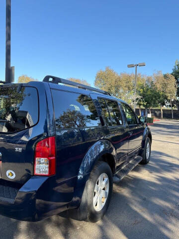 2008 Nissan Pathfinder SE