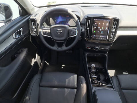 2026 Volvo XC40 B4 Plus