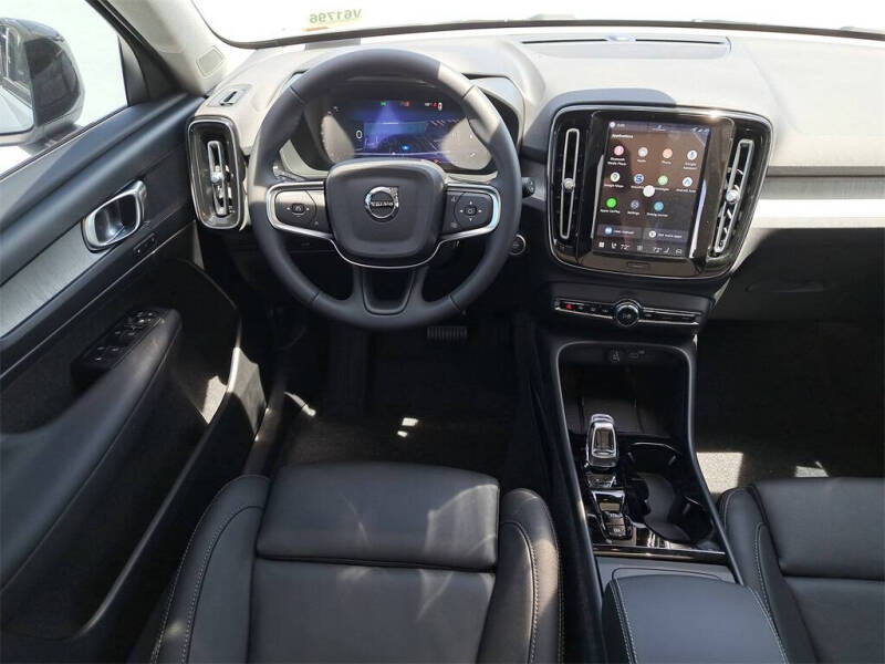 2026 Volvo XC40 B4 Plus