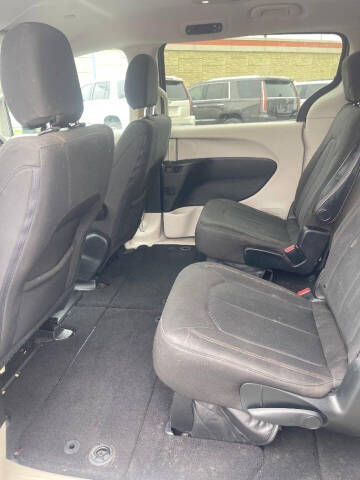 2017 Chrysler Pacifica LX