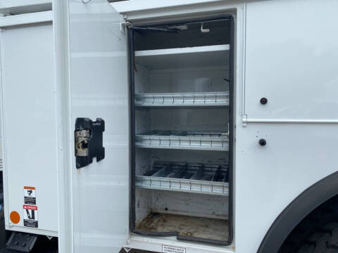 2015 Freightliner M2 106