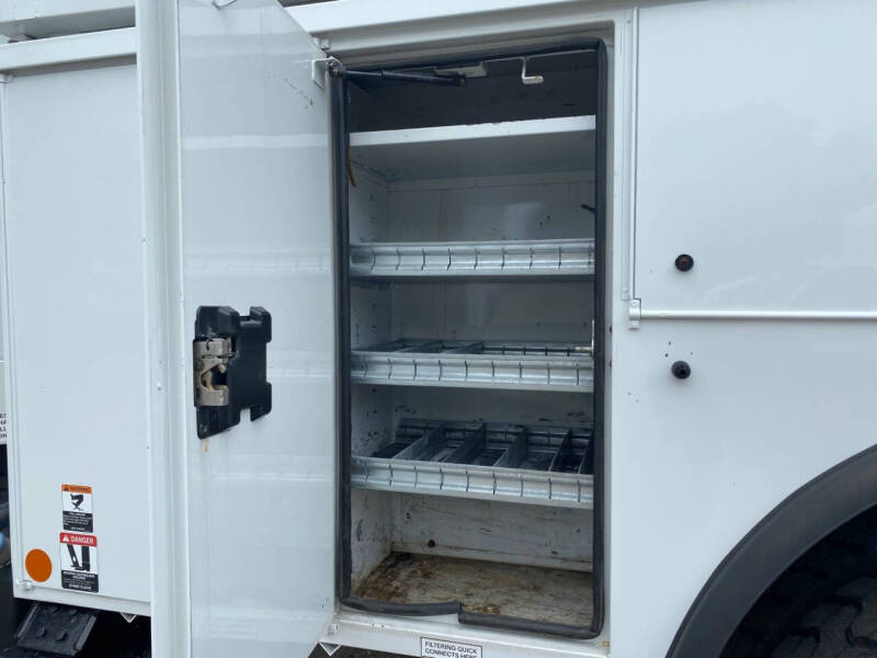 2015 Freightliner M2 106