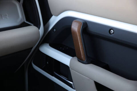 2021 Land Rover Defender 110 SE