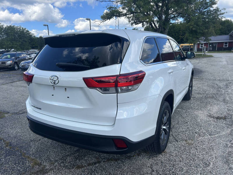 2017 Toyota Highlander LE