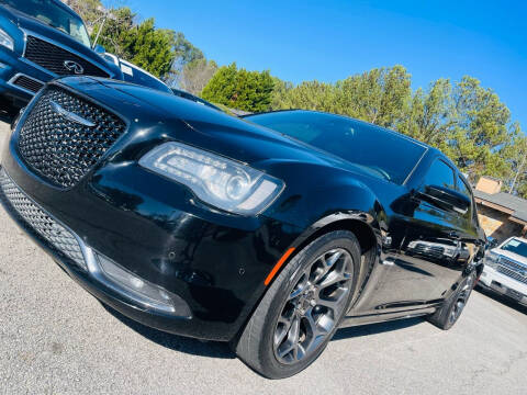 2015 Chrysler 300 for sale at Classic Luxury Motors in Buford GA