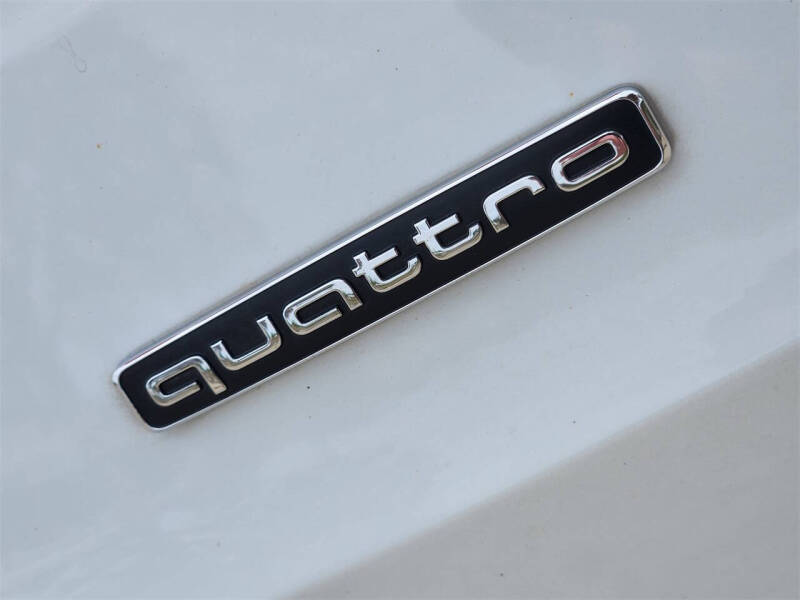 2022 Audi Q3 quattro S line Prem Plus 45 TFSI