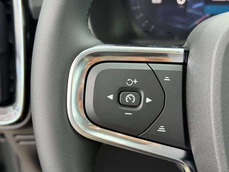 2026 Volvo XC40 B5 Core