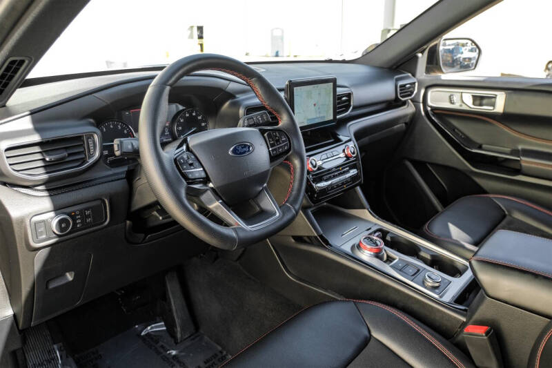 2022 Ford Explorer ST-Line