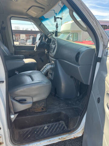 2005 Ford E-Series E-350 SD