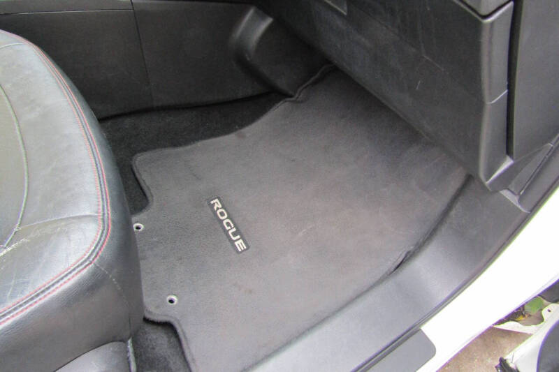 2013 Nissan Rogue SV w/SL Package