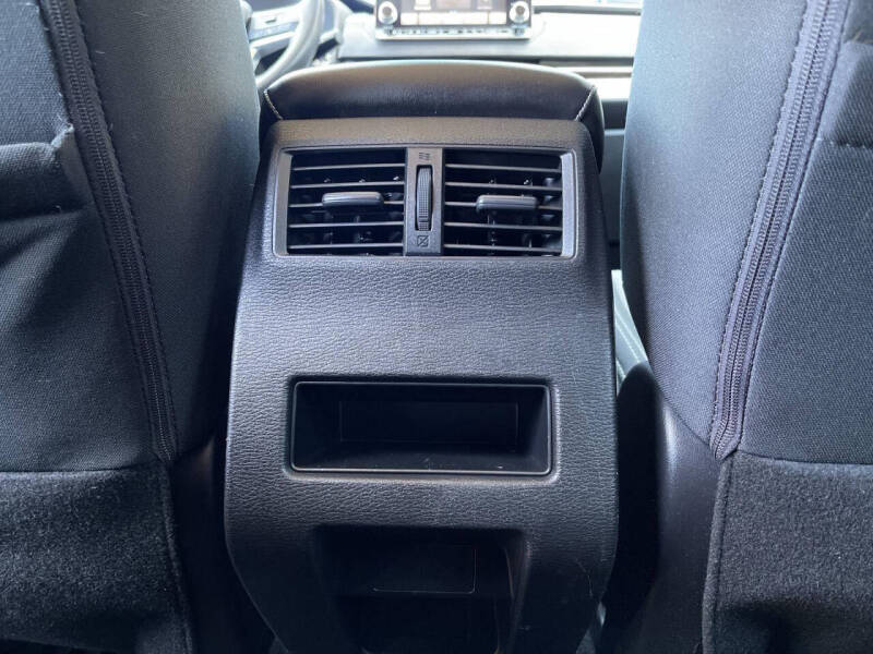 2022 Mitsubishi Outlander ES