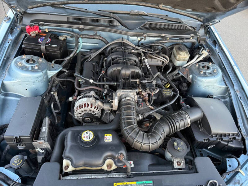 2006 Ford Mustang V6 Deluxe