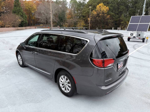 2017 Chrysler Pacifica Touring-L