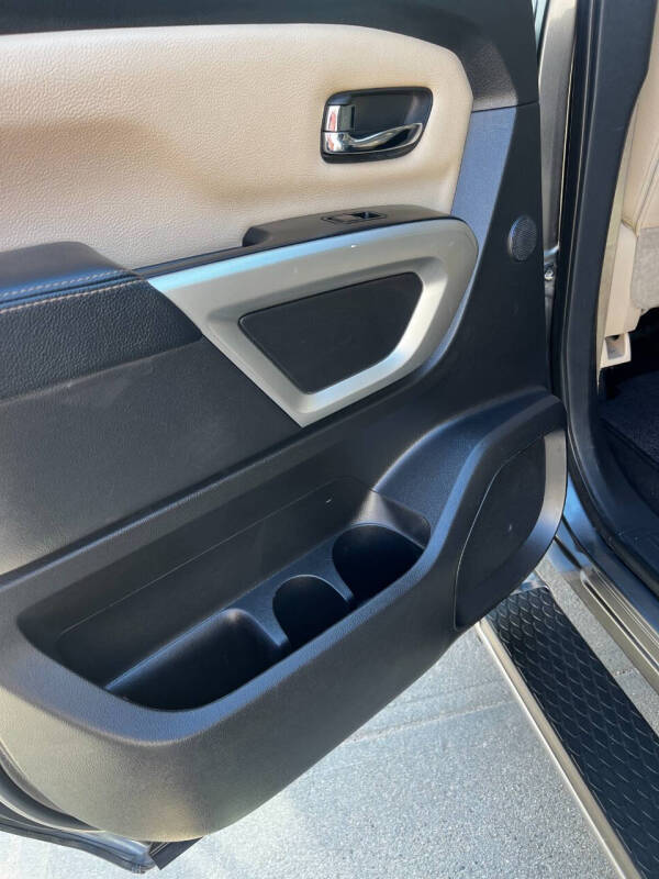2018 Nissan Titan SL