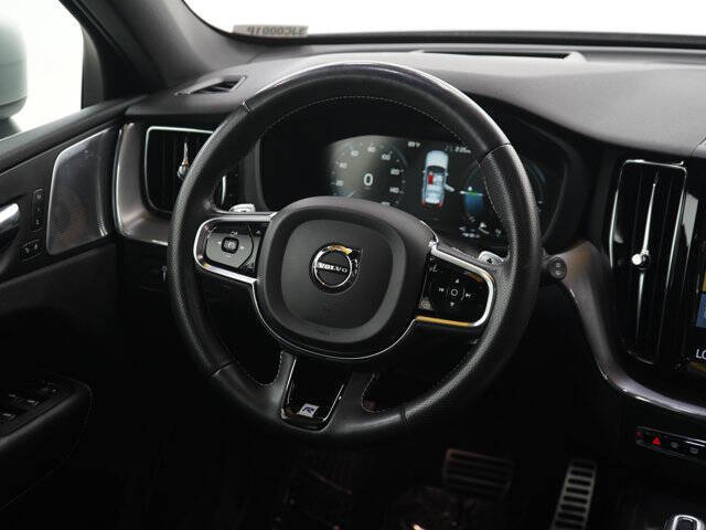 2019 Volvo XC60 T8 eAWD R-Design