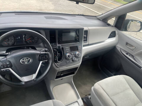 2015 Toyota Sienna L 7-Passenger