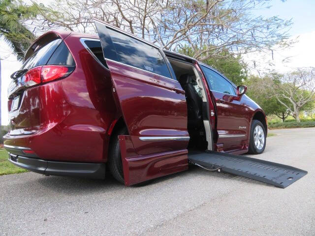 2020 Chrysler Pacifica Touring L Plus