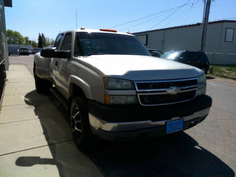 2005 Chevrolet Silverado 3500 LS