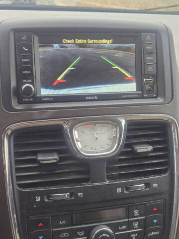 2016 Chrysler Town and Country Touring