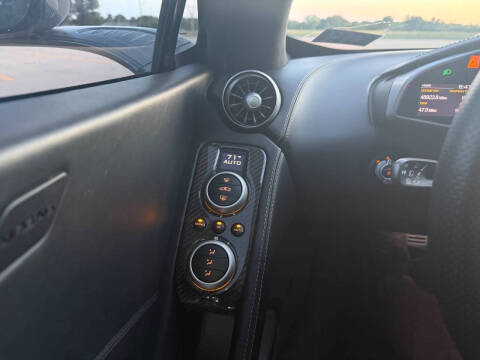2013 McLaren MP4-12C