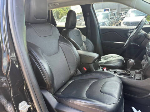 2023 Jeep Cherokee Altitude Lux