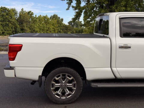 2018 Nissan Titan XD SL