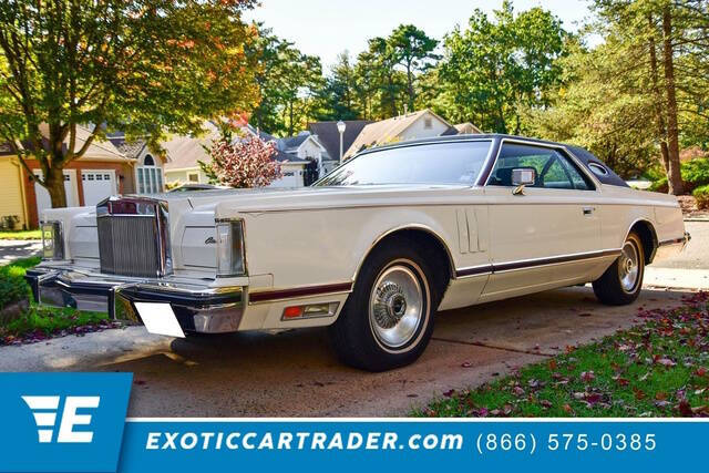 White 1977 Lincoln Continental 1