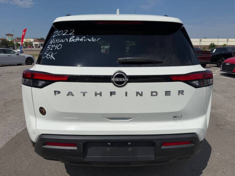 2022 Nissan Pathfinder SV