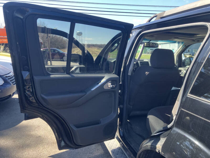 2006 Nissan Pathfinder LE