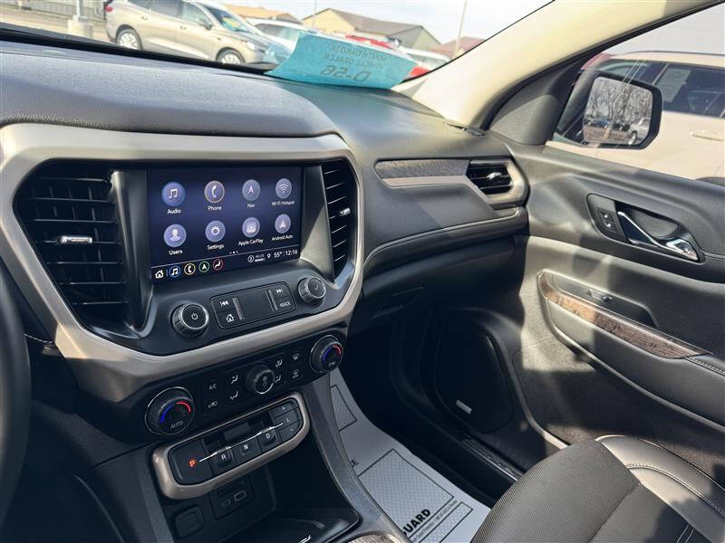 2023 GMC Acadia Denali