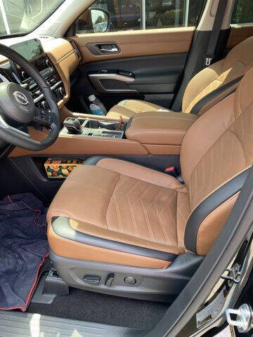 2023 Nissan Pathfinder Platinum