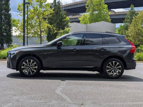 2025 Volvo XC60 B5 Plus Dark Theme