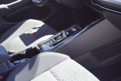 2025 Volkswagen Golf GTI SE
