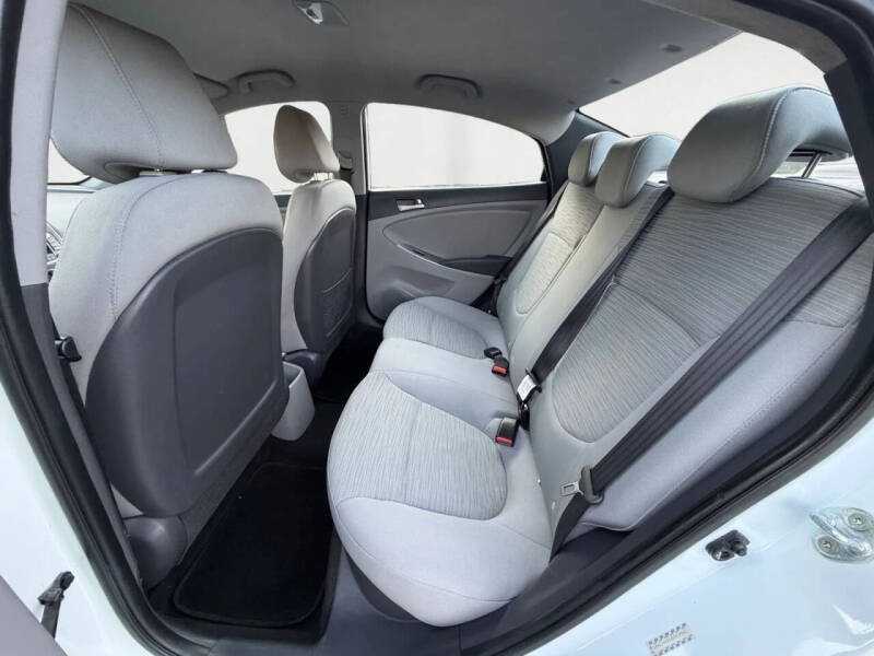 2016 Hyundai Accent SE