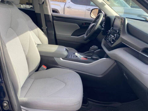 2022 Toyota Highlander L