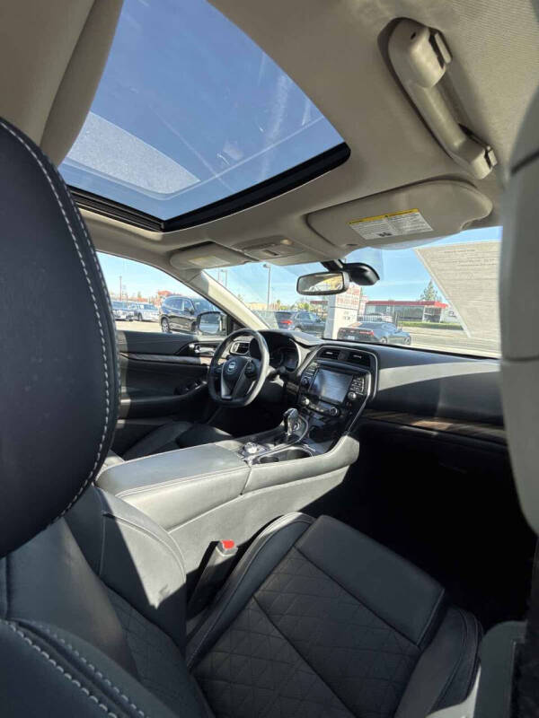 2017 Nissan Maxima Platinum