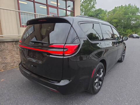 2022 Chrysler Pacifica Touring L