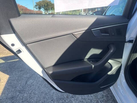 2017 Audi A4 2.0T quattro Premium Plus