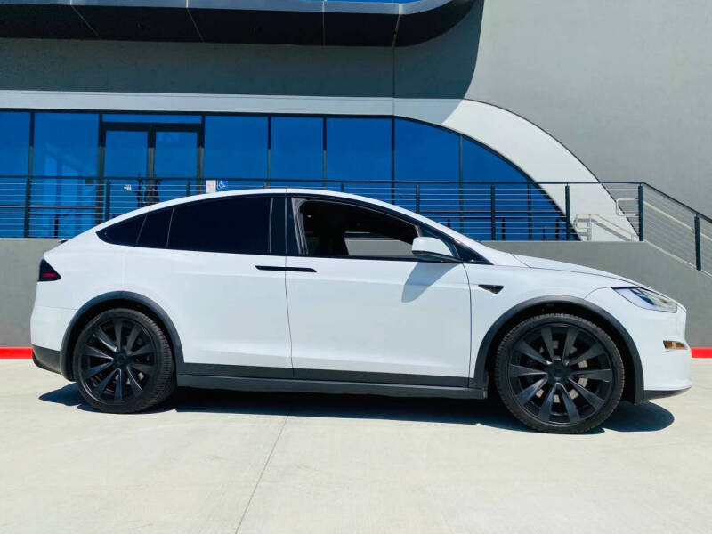 2023 Tesla Model X Standard Range