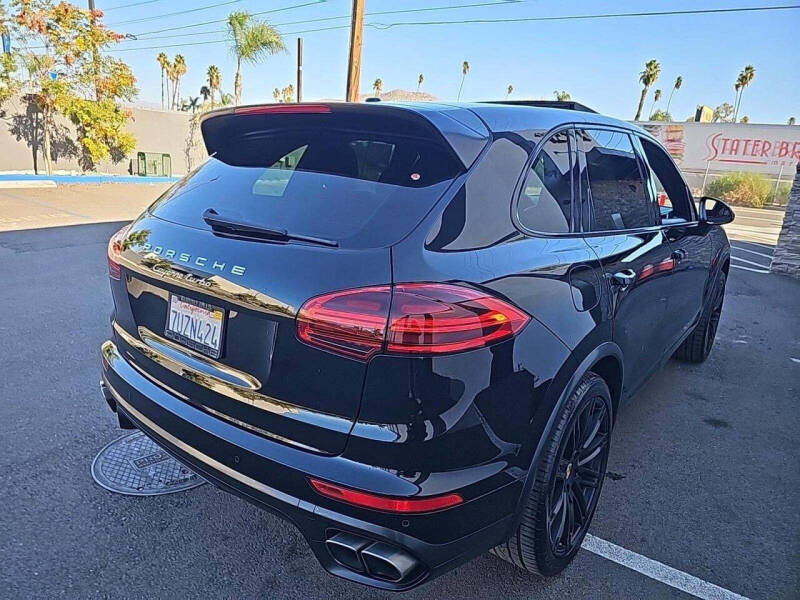 2017 Porsche Cayenne Turbo