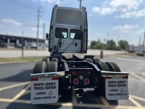 2014 Freightliner CASCADIA TANDEM AXLE DAY CAB