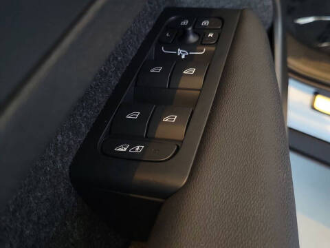 2026 Volvo XC40 B5 Ultra