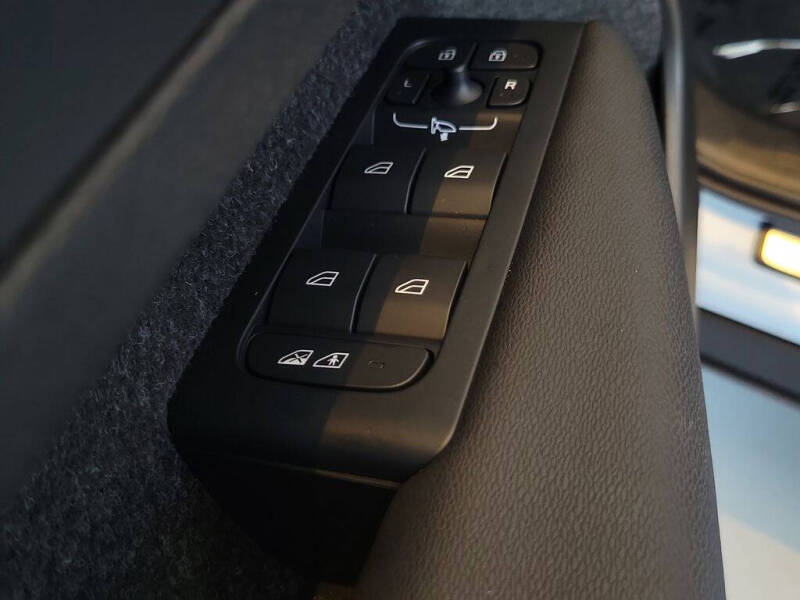 2026 Volvo XC40 B5 Ultra