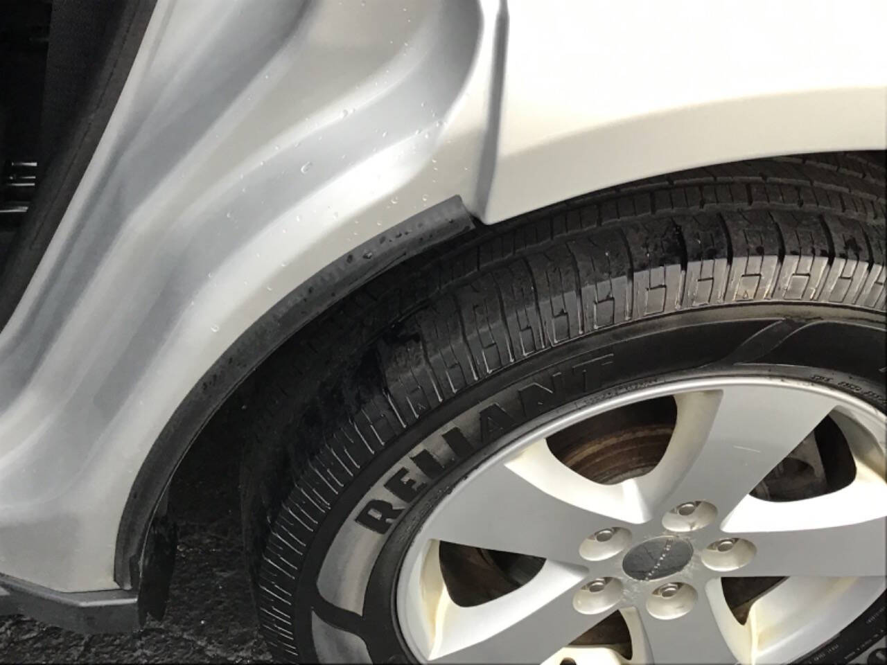 Silver 2011 Dodge Journey Mainstreet Mainstreet 4dr SUV 7