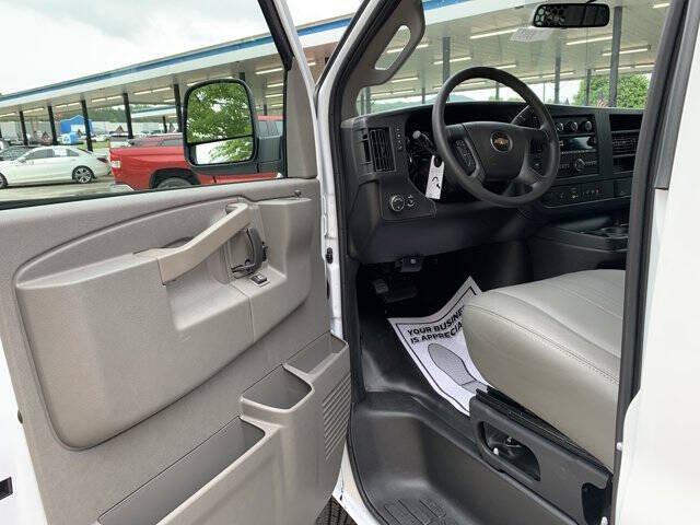 2025 Chevrolet Express 2500