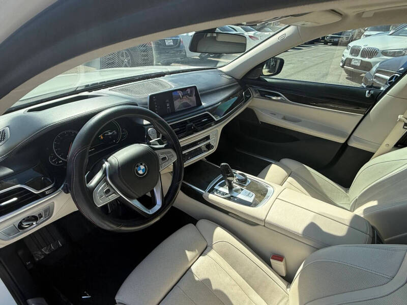 2019 BMW 7 Series 740i
