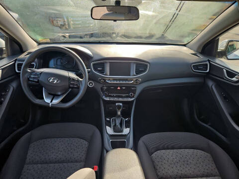 2017 Hyundai Ioniq Hybrid Blue