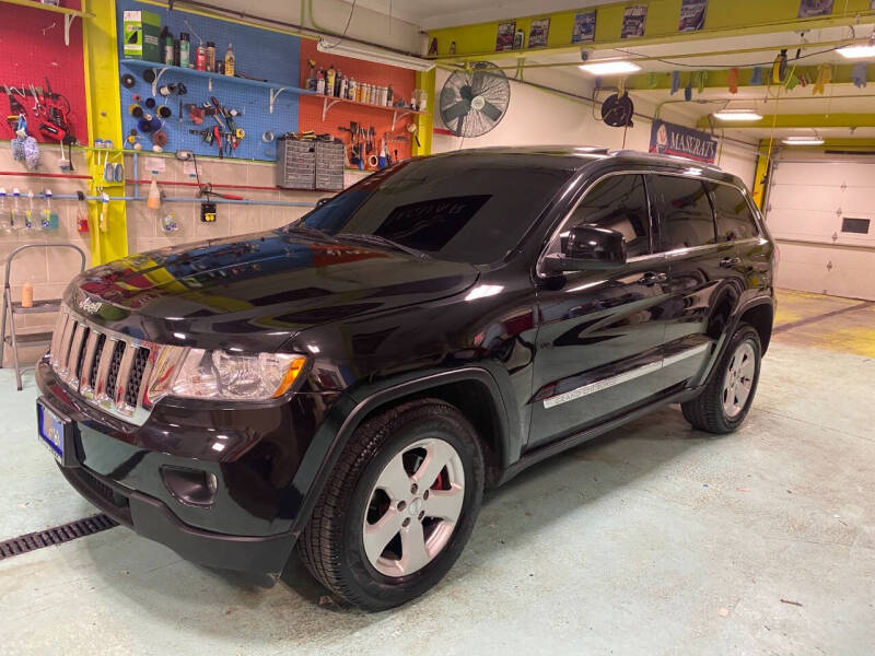 2012 Jeep Grand Cherokee Laredo X photo 3